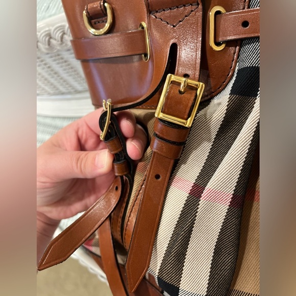 Burberry Bridle Whipstitch Convertible Tote House Check Canvas Medium - Picture 6 of 13